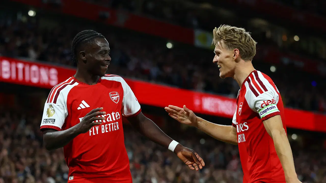 Arsenal, Premier Lig'e Güçlü Bir Başlangıçla Gürleyen Bir Zaferle Girdi
