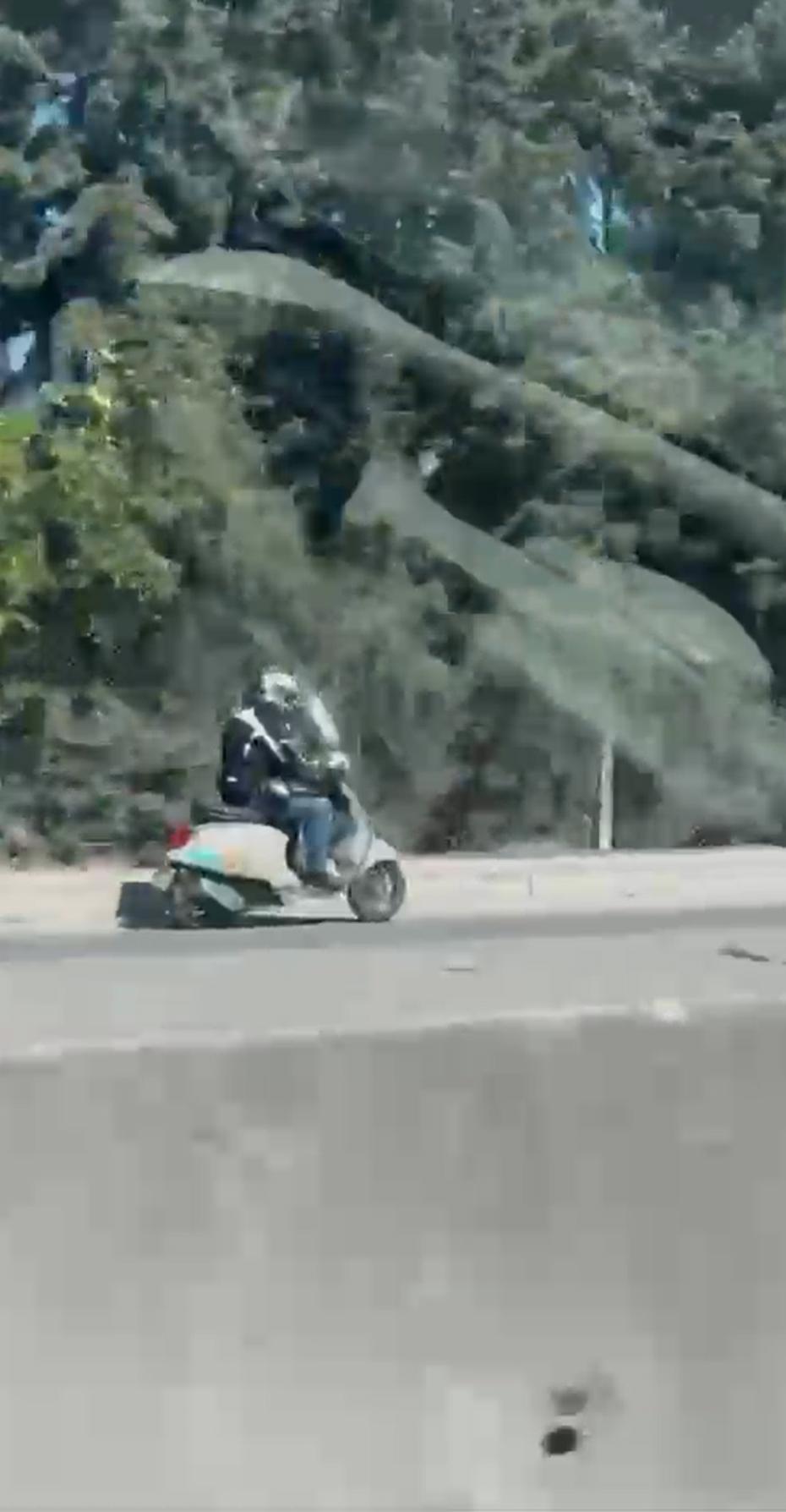 Trafiği Tehlikeye Atan Hareket: Ters Yöne Giden Motosiklet Sürücüsü Çevredekilere Endişe Verdi
