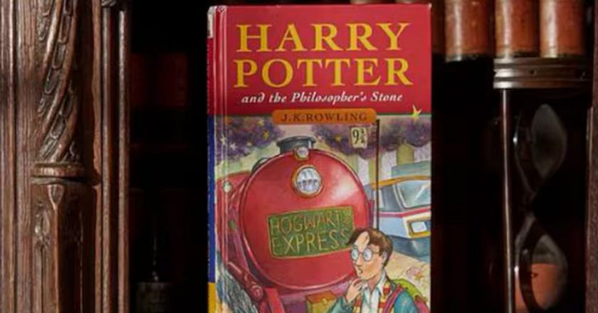 Harry Potter kitabının ilk baskısı 53 bin euroya satıldı