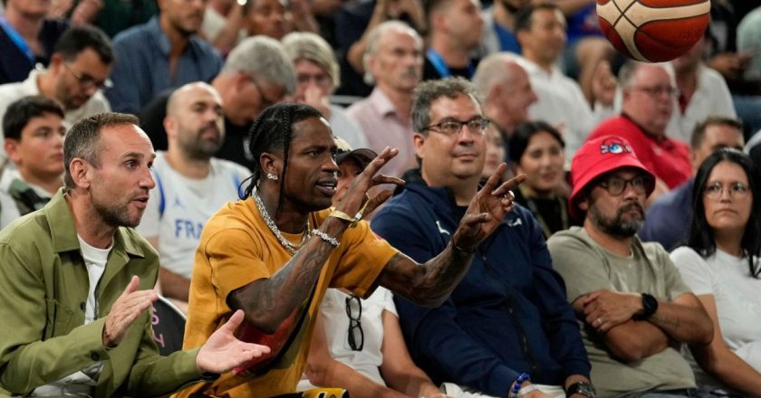 Rapçi Travis Scott, bir otelin güvenlik görevlisiyle tartıştıktan sonra Paris’te tutuklandı