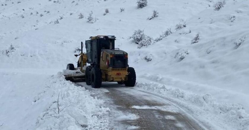 Sivas'ta kar yağışı… 35 yerleşim yerine ulaşılamıyor! – Türkiye'den son dakika haberleri