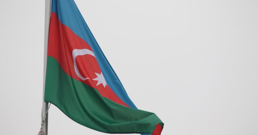 Helikopter kazasında şehit olan askerler için Azerbaycan'dan taziye mesajı