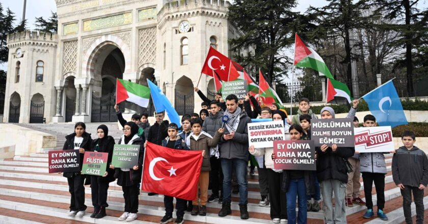 İstanbul'da STK'larda okuyan çocuklar katil İsrail'i kınadı