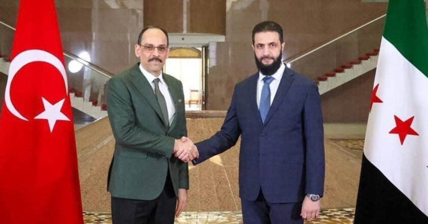 İbrahim Kalın, oluşturulan “Türk bayrağı” önünde poz verdi – Breaking Türkiye News