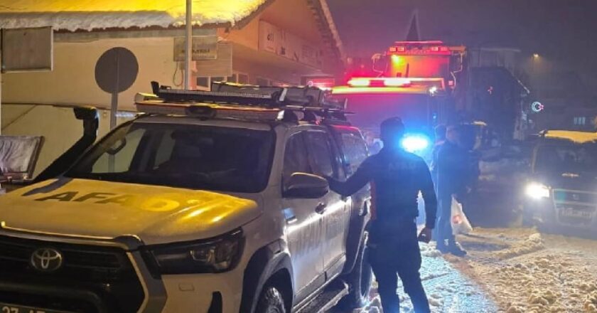 Takımlar, köydeki hasta için Kastamonu’daki kar nedeniyle ulaşmanın mümkün olmadığı önlemleri aldı