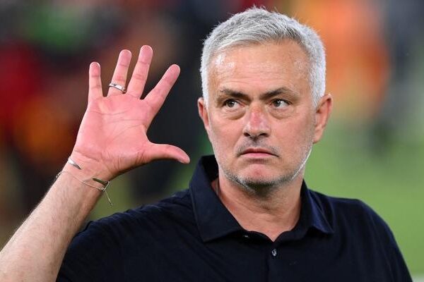 Fenerbahçe genç yıldız ile anlaşma sağladı! Sarı-Lacivertliler Abdou Aziz Fall’ın lisansını çıkardı… 5 yıllık anlaşma!