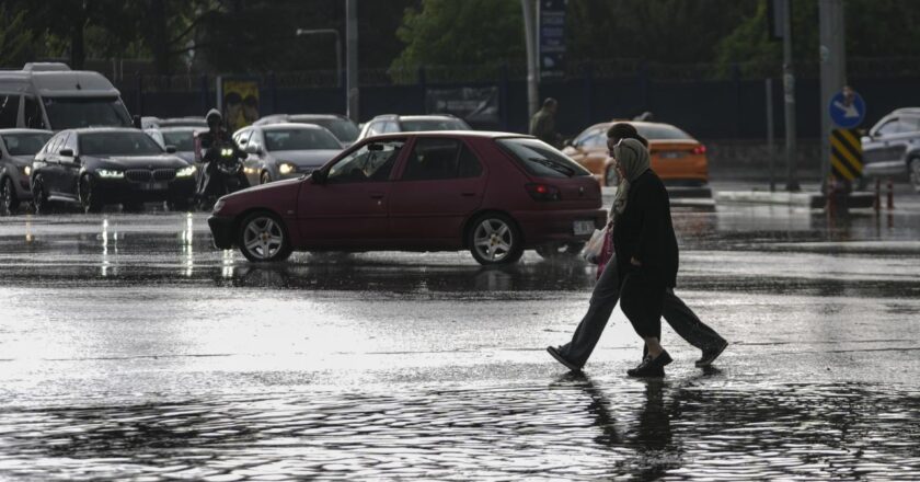 Türkiye sıcakla mücadele ederken, Ankara’da sağanak bekleniyor