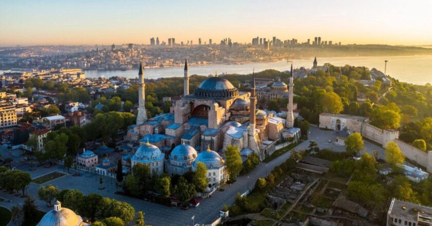 Ayasofya-i Kebir Camii 40 milyon ziyaretçiyle rekor kırdı